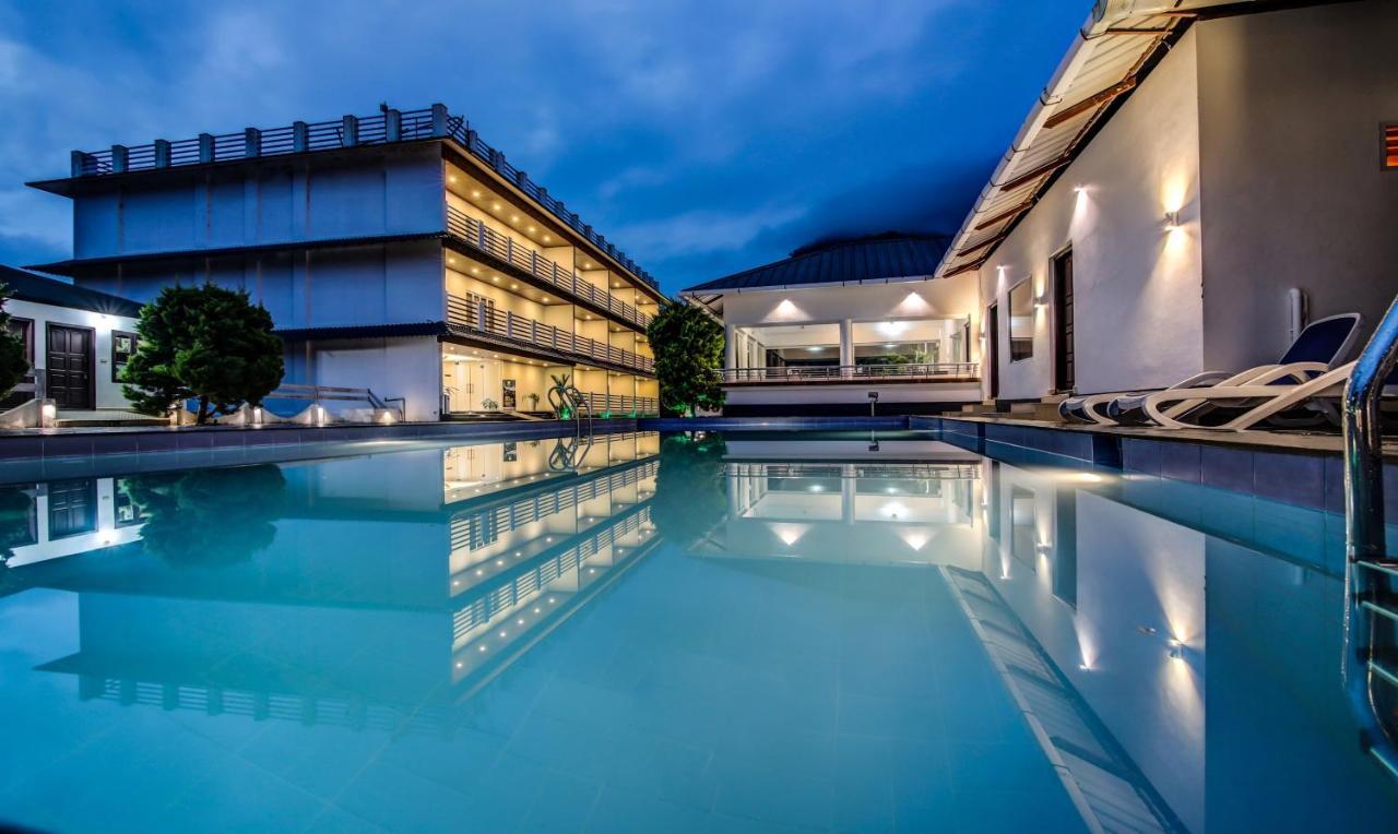 Misty Garden Resort And Spa Мунар Екстериор снимка