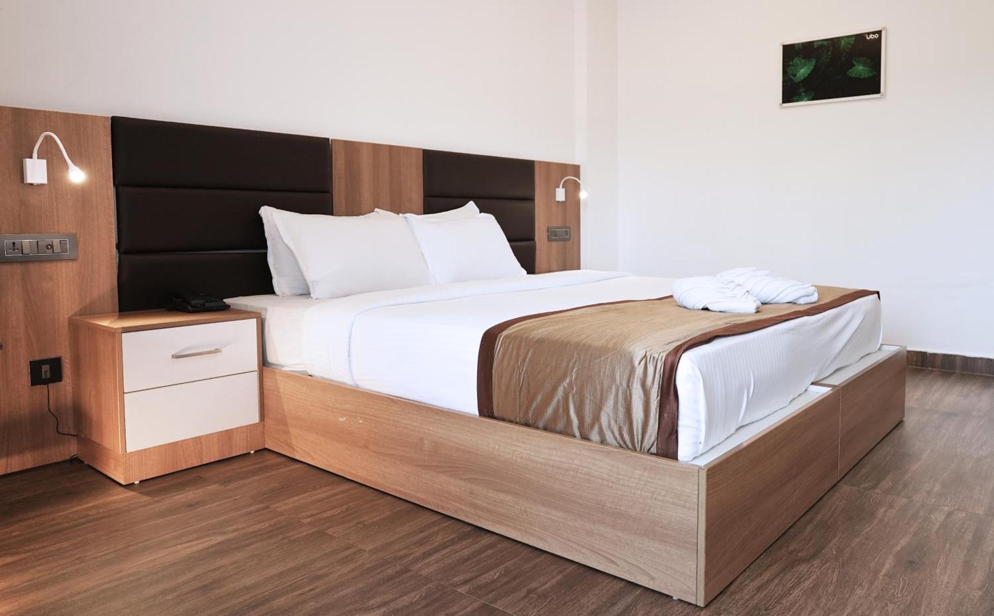 Misty Garden Resort And Spa Мунар Екстериор снимка