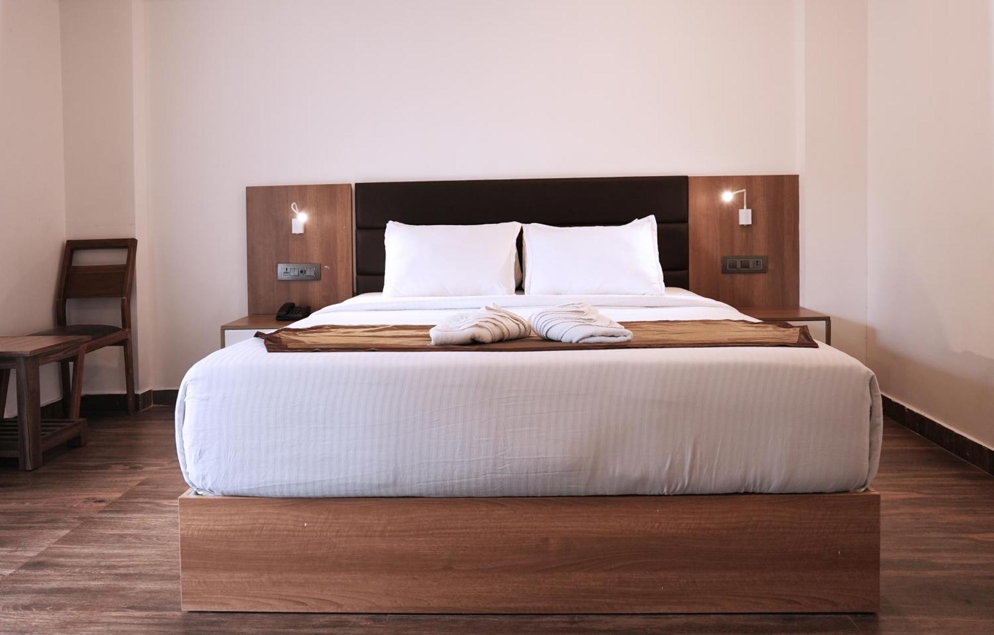 Misty Garden Resort And Spa Мунар Екстериор снимка